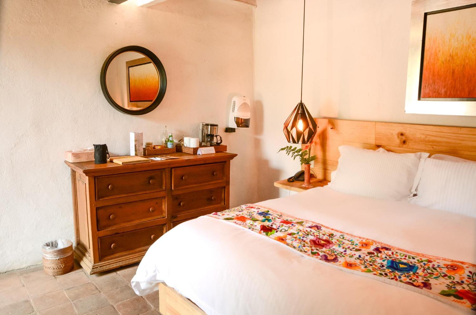 Petit Meson Hotel Valle de Bravo Exterior foto